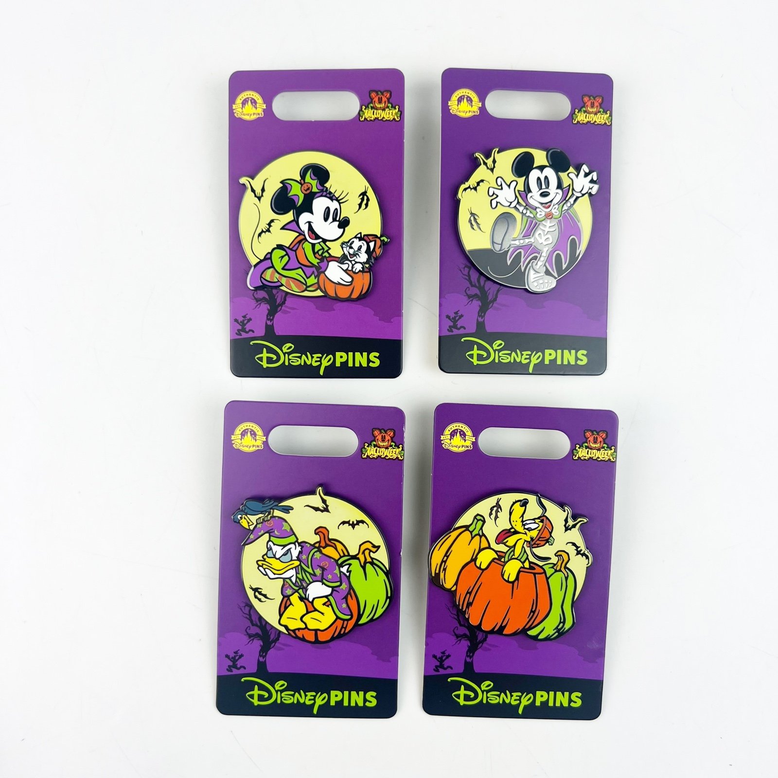NWT New Disney Parks 2024 Halloween Mickey Minnie Pluto Donald 4 Pin Set Glow