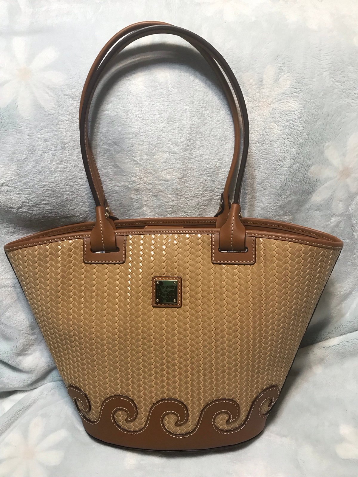EUC Dooney & Bourke Beacon Woven Atlantic Tote, color Caramel