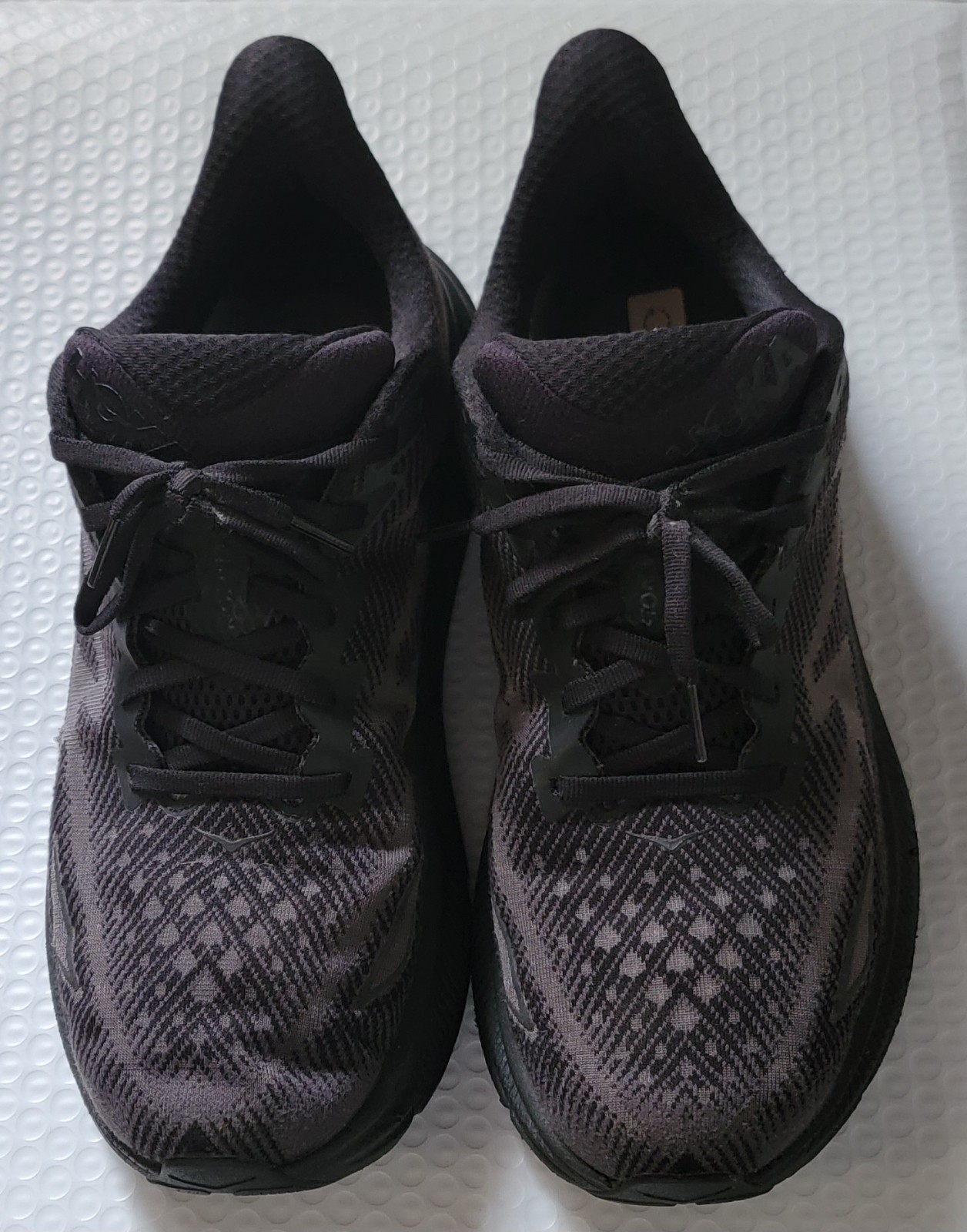 Hoka One One Clifton 9 Triple Black Mens Size 12D Sneakers