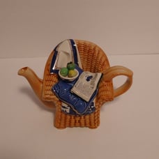 Summer Wicker Chair Teapot