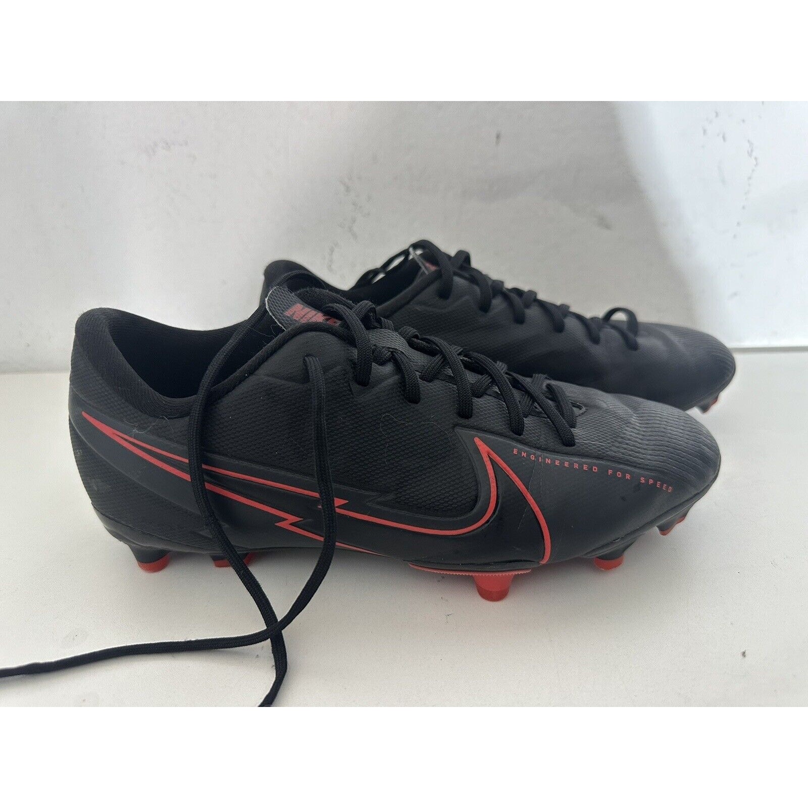 11.5 Nike Mercurial Vapor 13 Academy MG Chile Black Red AT5269-060, Size 5 Youth