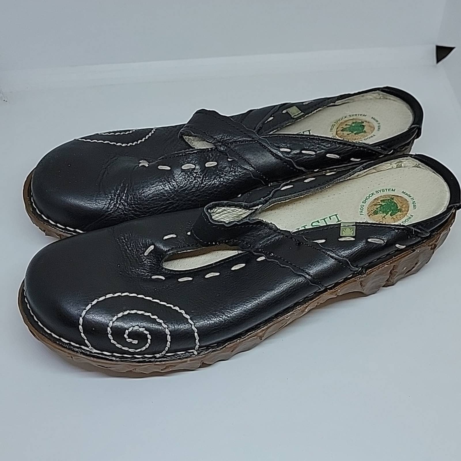 El naturalista black clogs 42