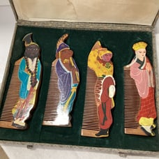 Wooden Combs Unique Lot Of 4 Vintage Box Included