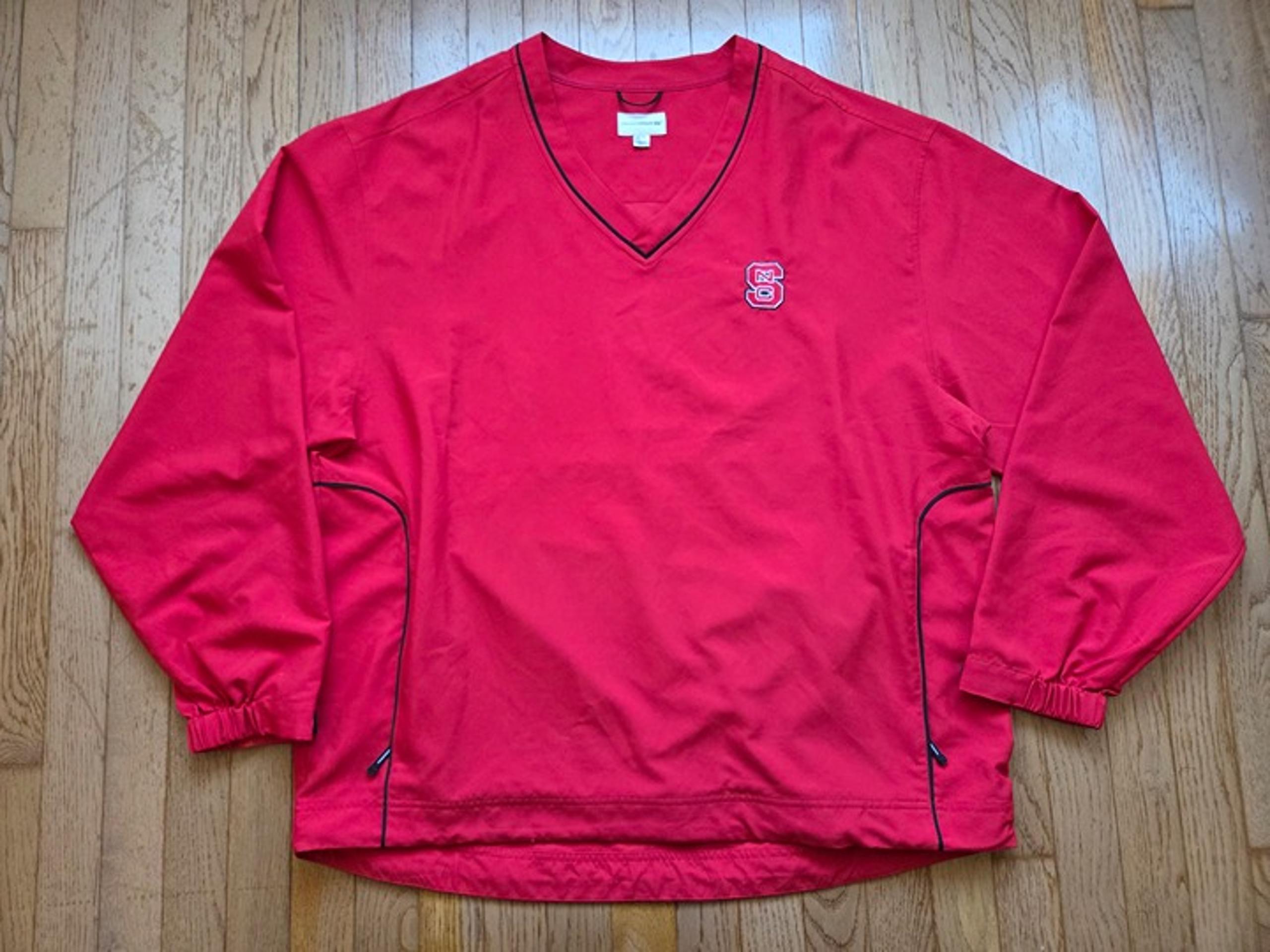 Cutter & Buck CB WindTec Men's XL Red Windbreaker V Neck Pull Over NCState