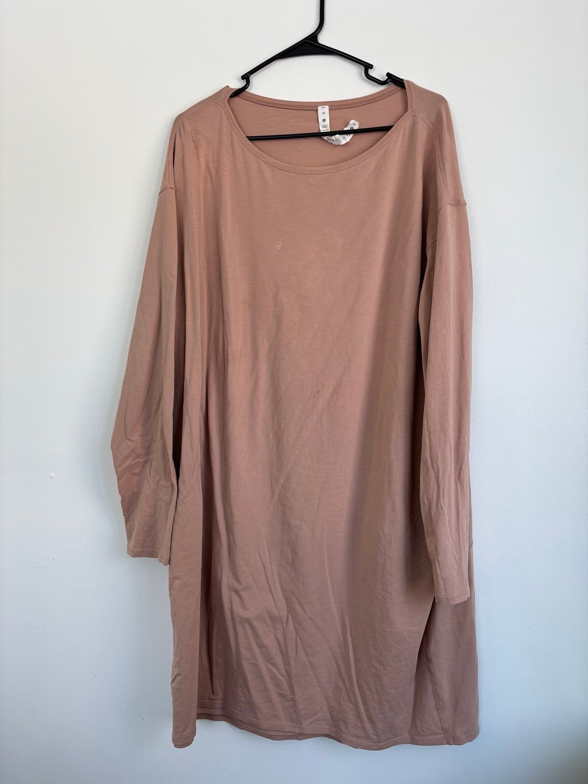 Lululemon back in action dress