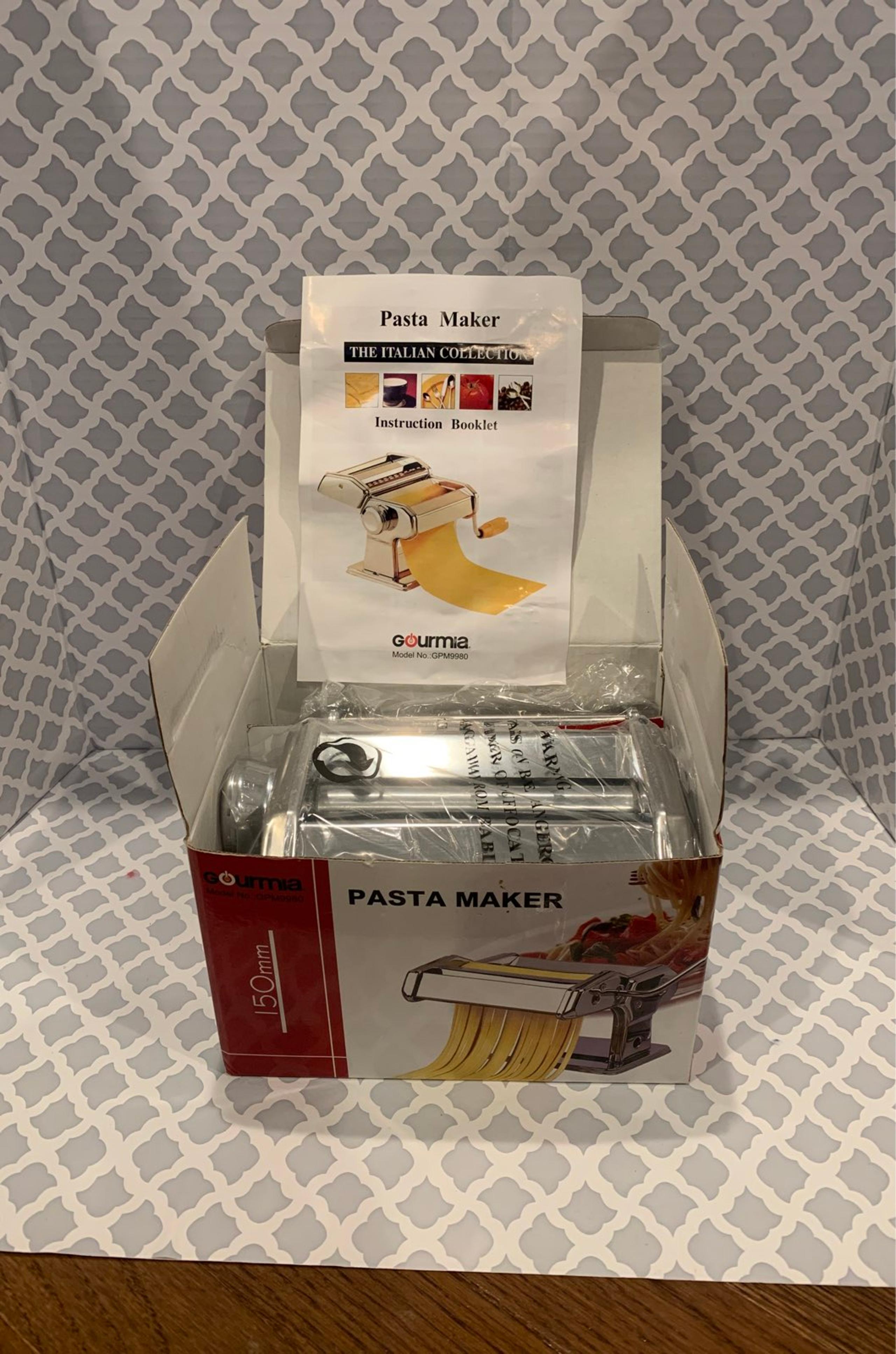 NIB Gourmia Pasta maker