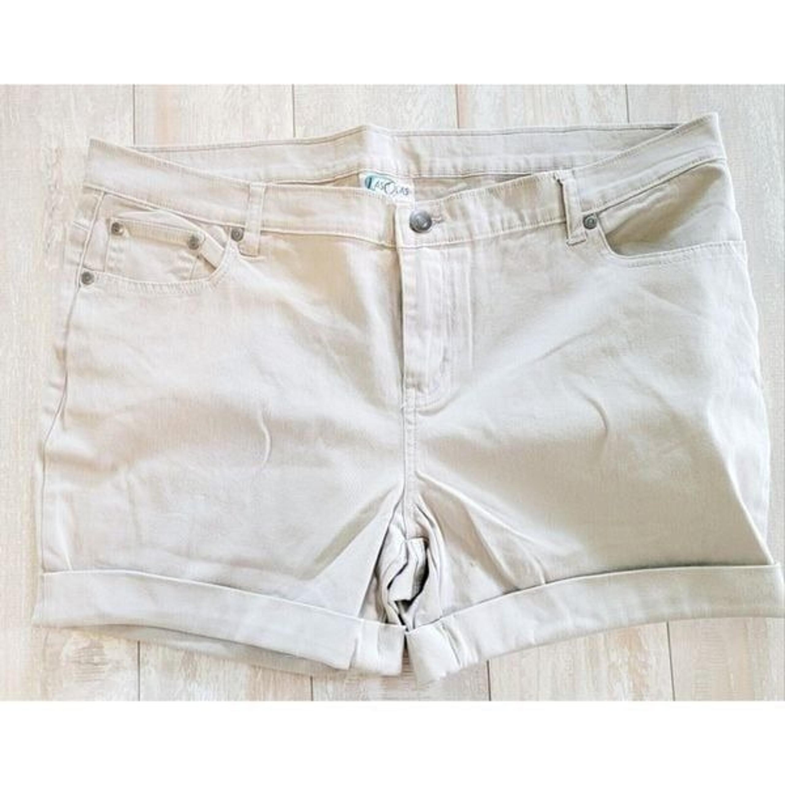 Las Olas 16 Stretch Denim Cuff Shorts Bermuda 16 Cuffed Leg Color TAN NWT