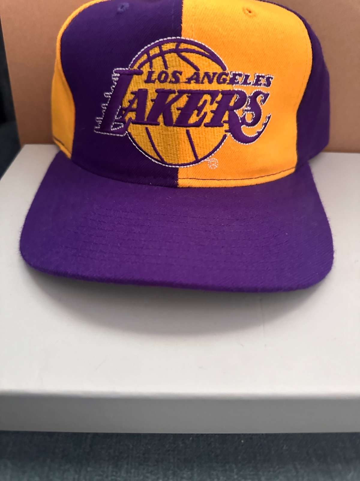 LOS ANGELES LAKERS STARTER