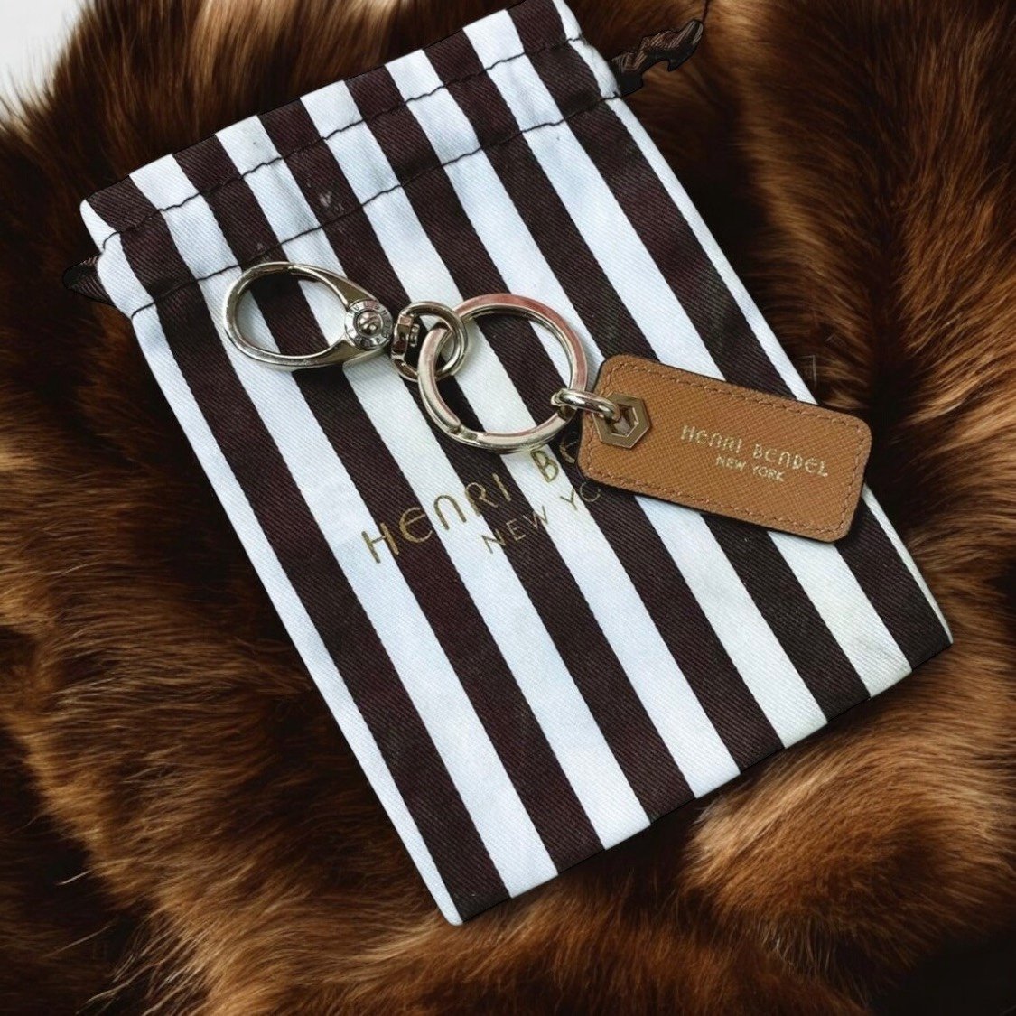 NWOT Rare Henri Bendel New York Collectors Keyring