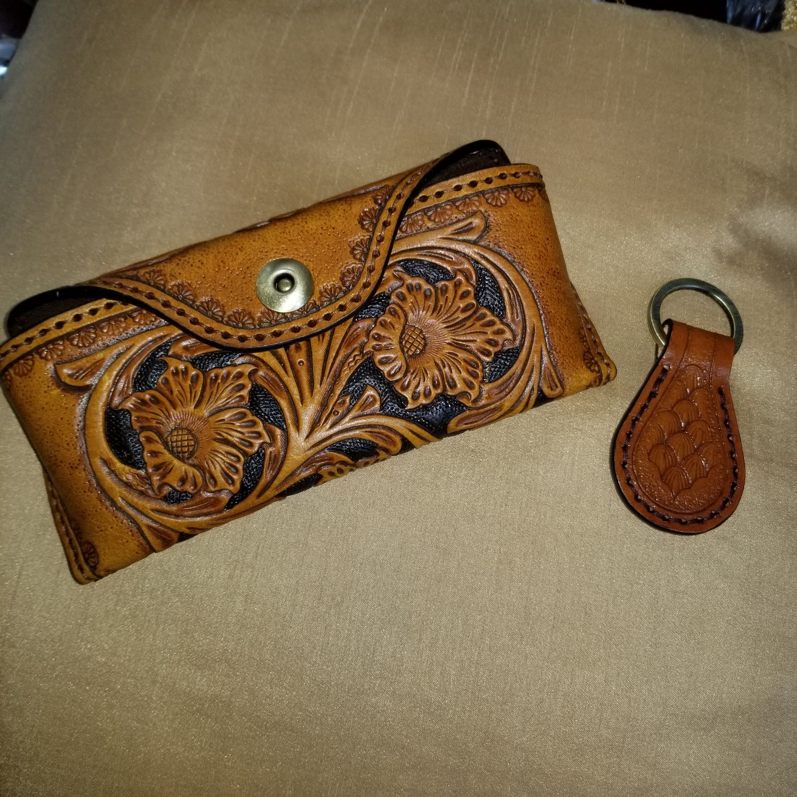 Handmade Leather Glass Holder & Key Ring