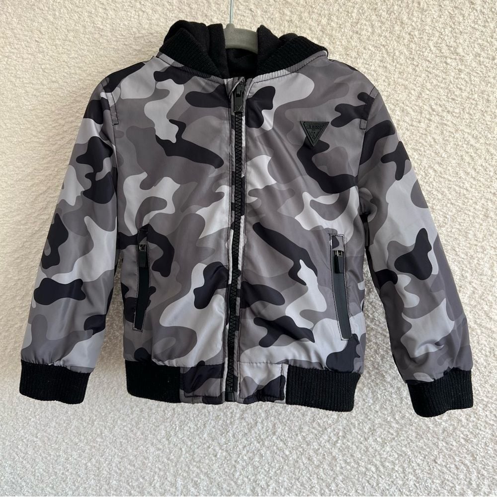 Guess Toddler Kids Hooded Camo Jacket Black Gray Size 2