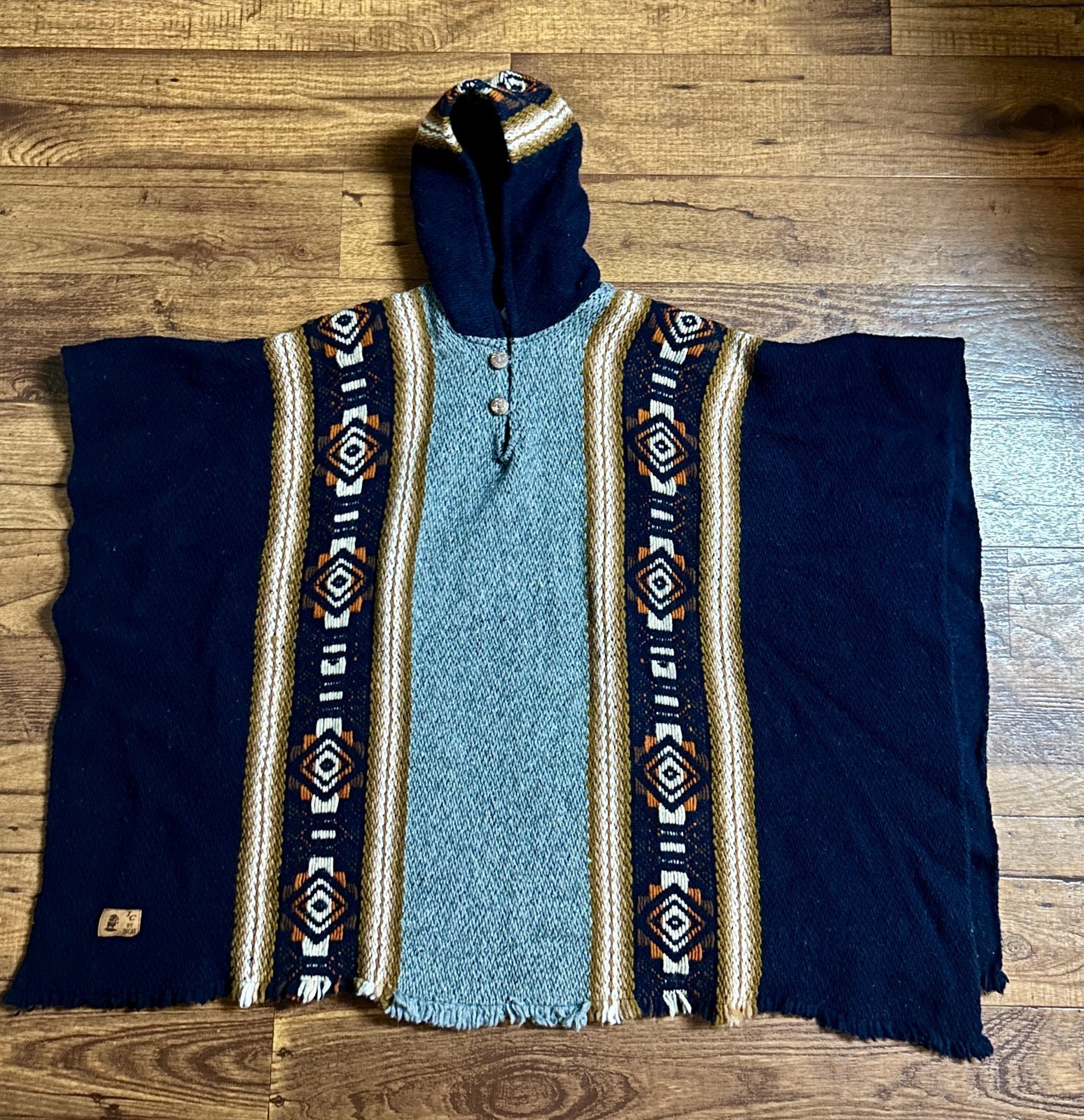 Indian Creations by Incas ~One Size ~Wool ~ Blue/Gray/Brown Aztec Design Poncho
