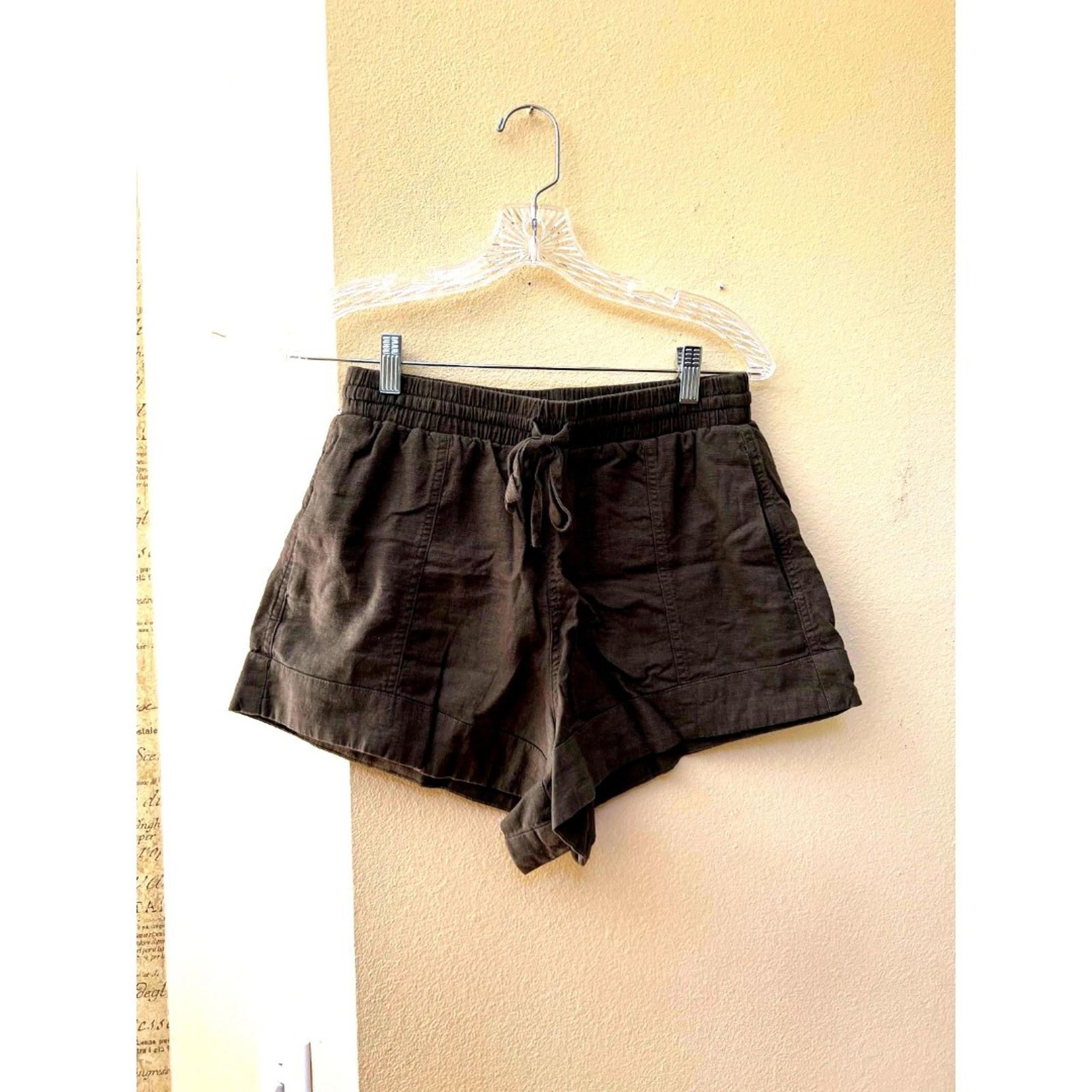 Universal Thread Women Pull On Shorts, Size Small, Army Green, Relaxed Fit