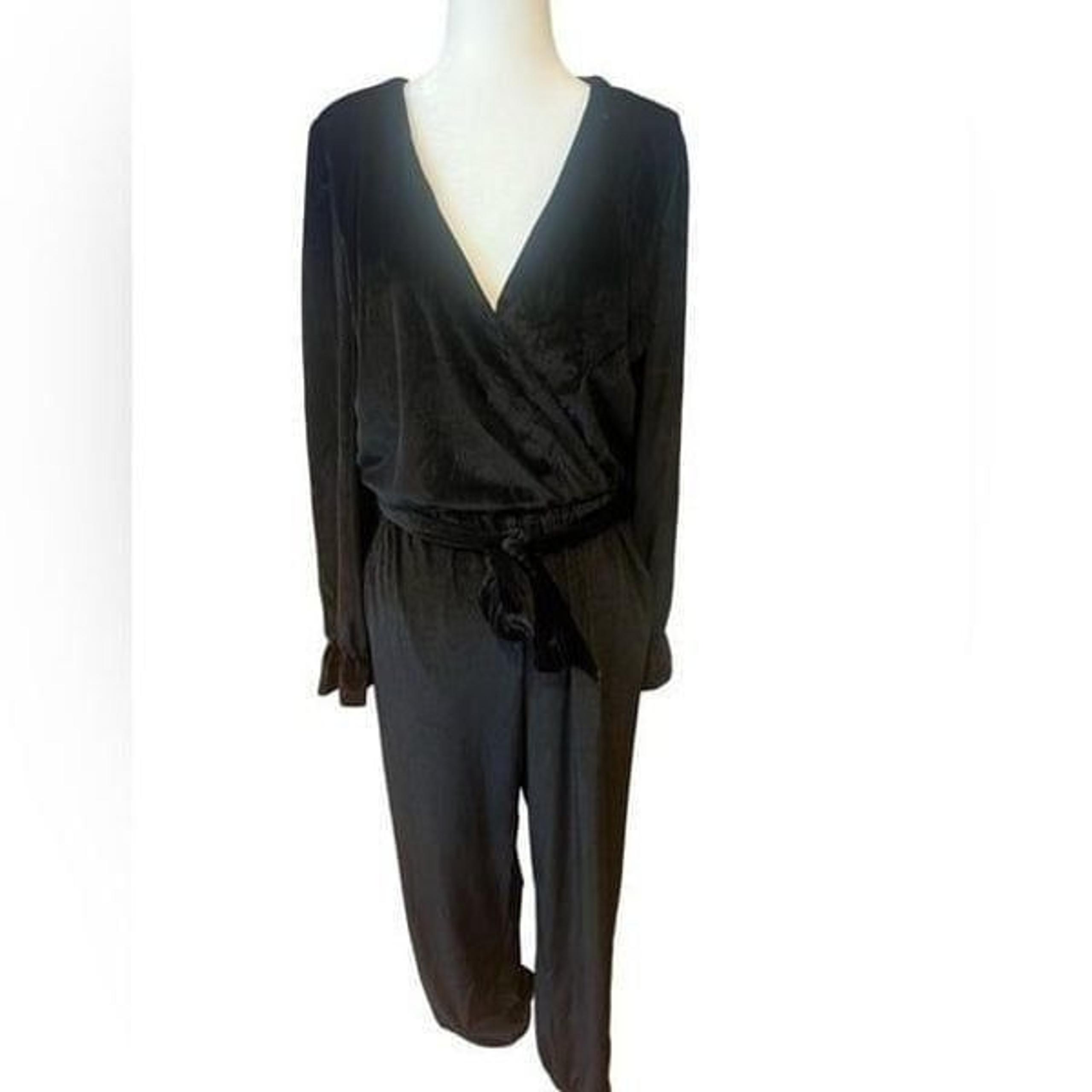 NWT women's oat blank nyc velvet jumper w/ pockets size medium w/ tie waist