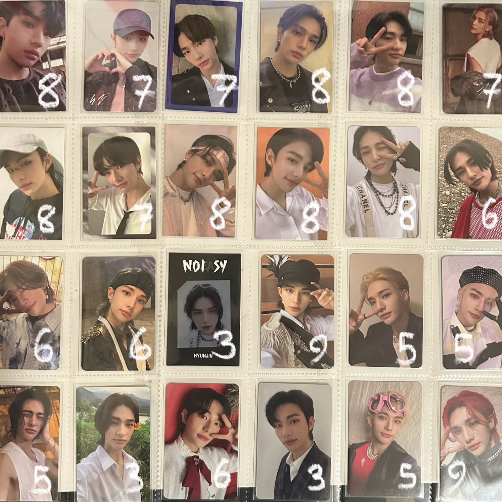 Hyunjin Photocards (READ DESC)