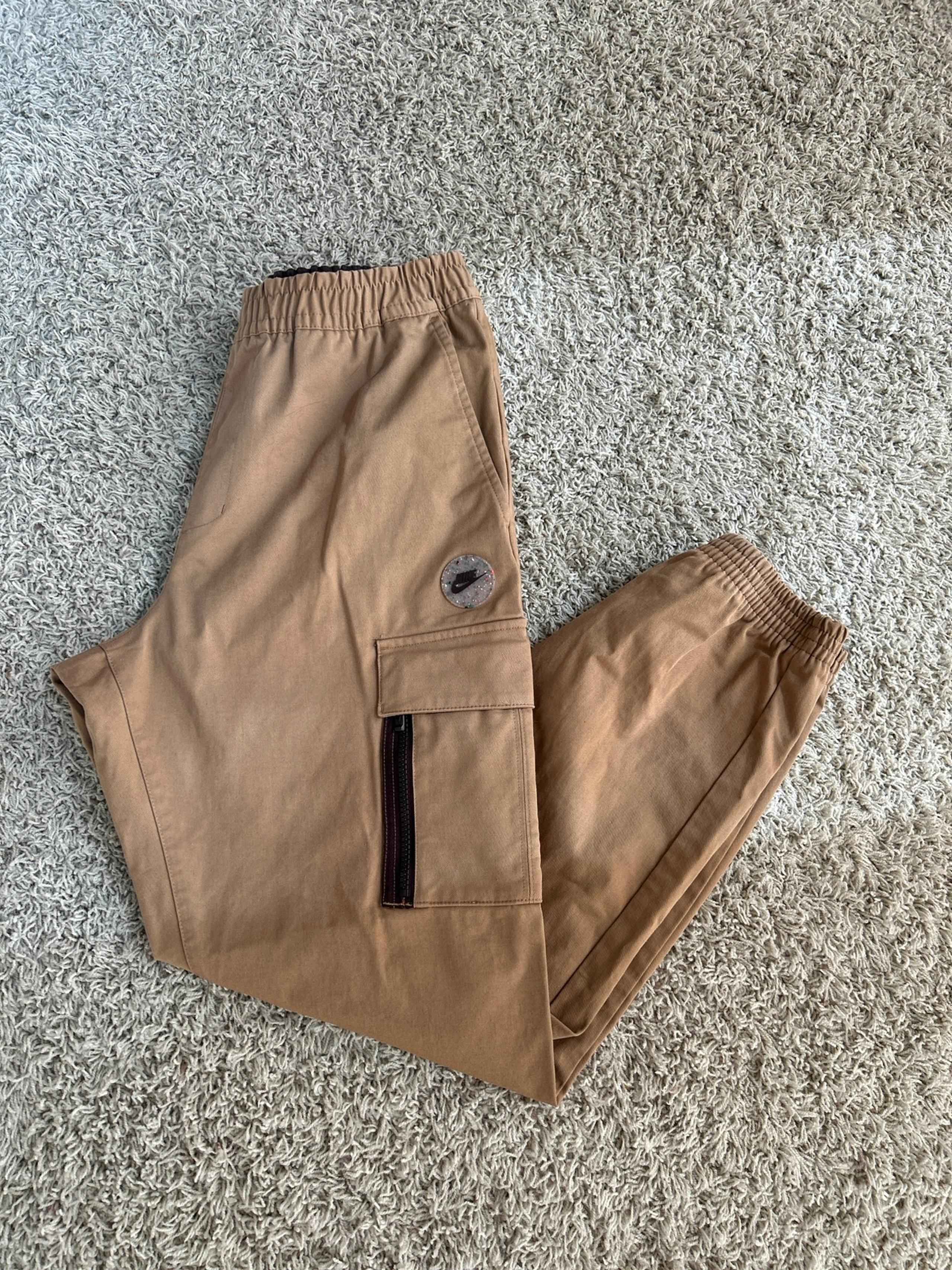 Nike Sports Utility Woven Pants Driftwood Brown - Men’s Size Medium