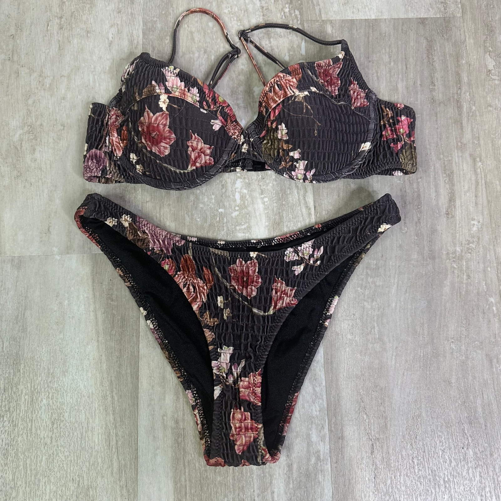 Triangl Saria Wild Rose Gray Scrunch Crinkle Bikini Swimsuit Set Size Small