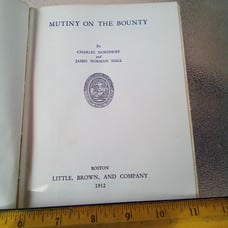 ANTIQUE BOOK MUTINY ON THE BOUNTY FIRST EDITION 1932