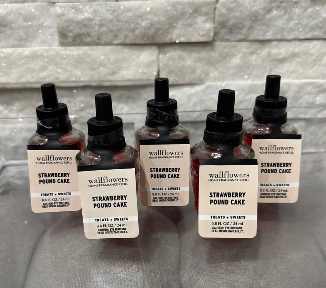 Bath & Body Works Strawberry Pound Cake Wallflower Refill X5 Bundle