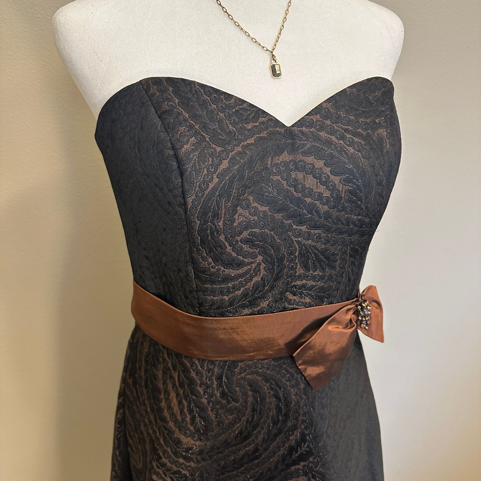 Dress David’s bridal Black/copper, Strapless Cocktail Dress Size 8