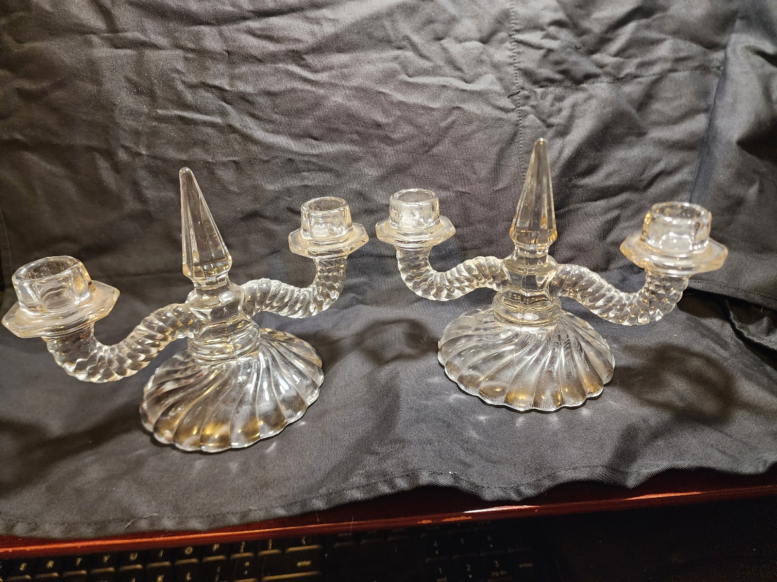 Glass candle bra. (2)