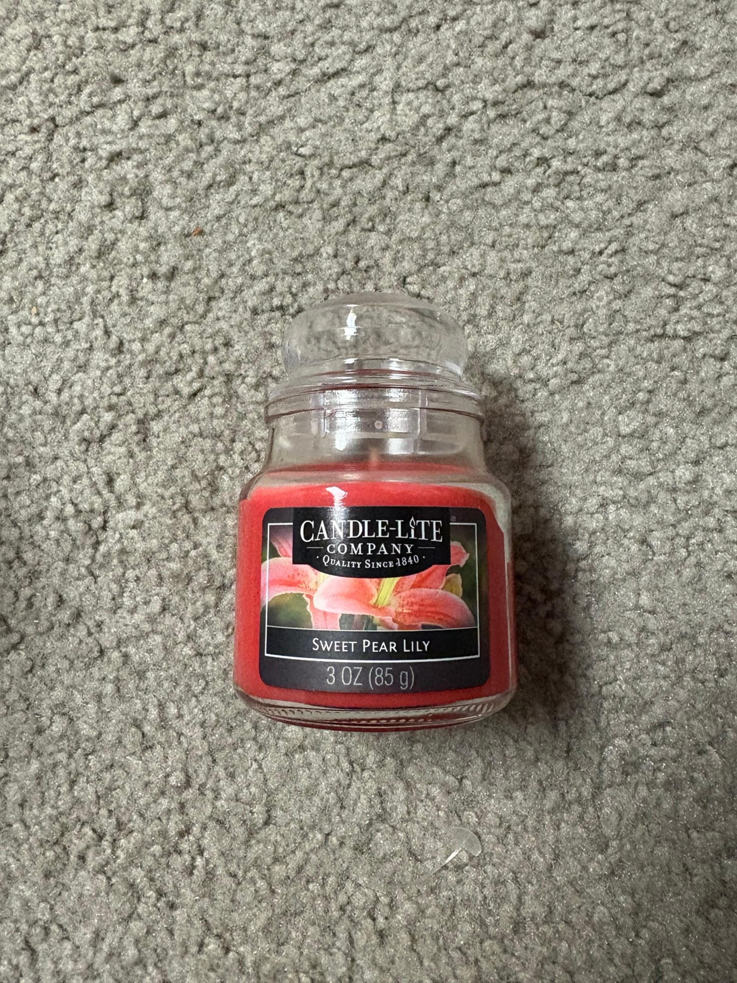NWT candle-lite company Sweet Pear Lily scented candle