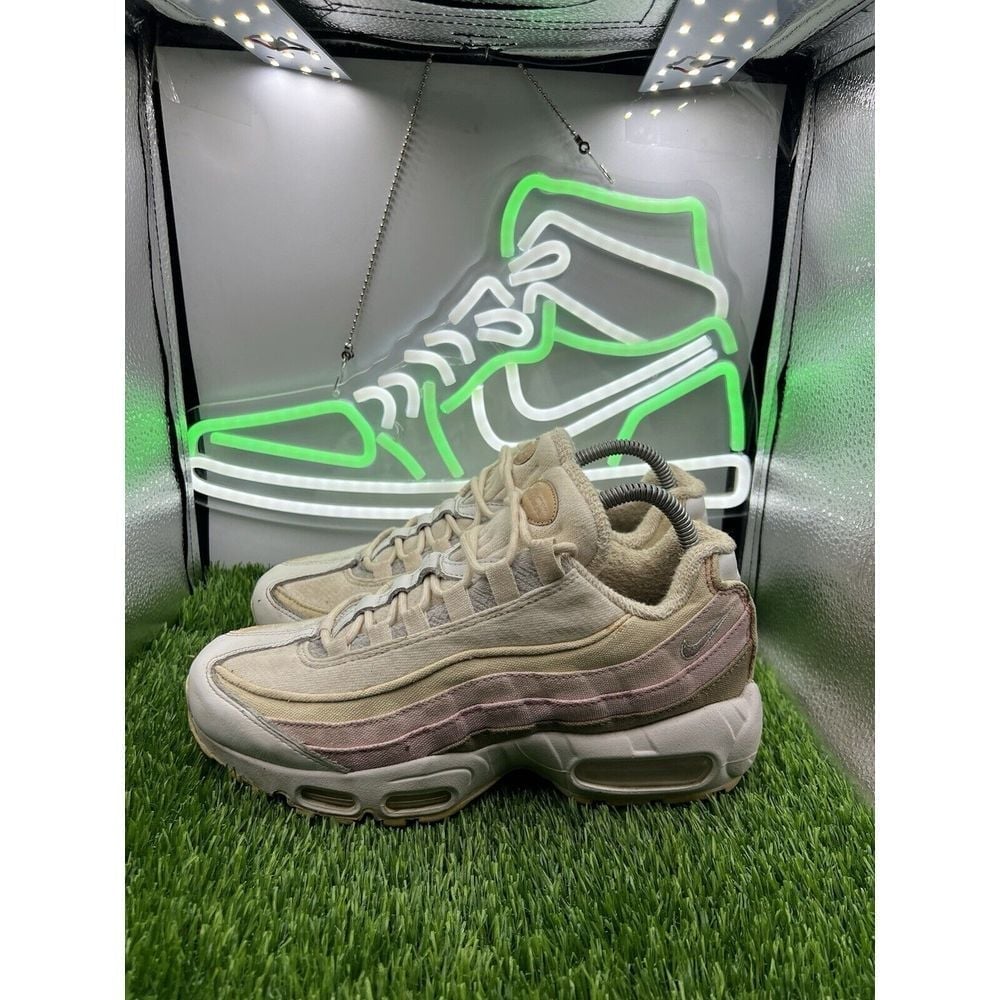 Nike Air Max 95 Sneakers Womens 8.5 Plant Color Collection Lemon Wash CD7142-700