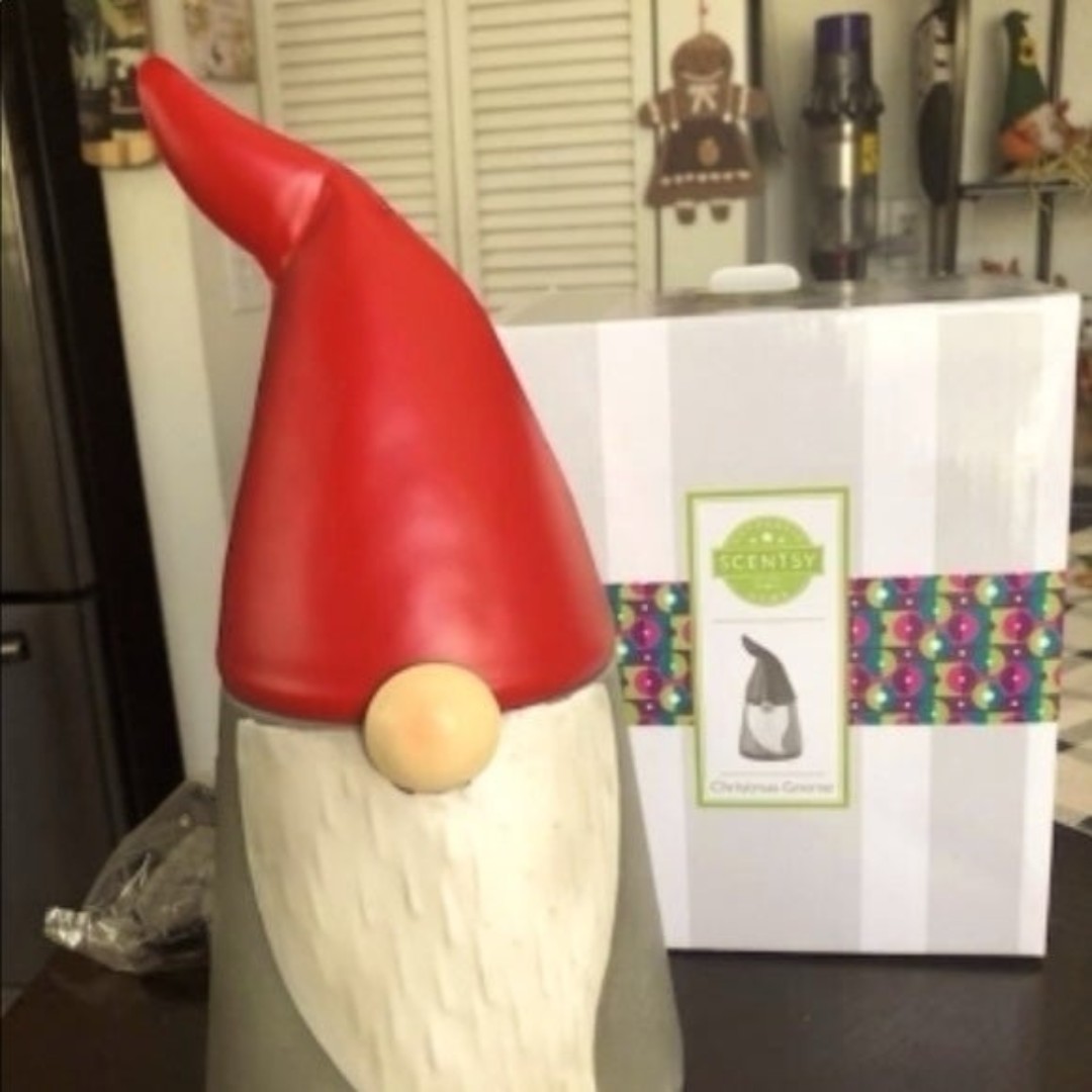 Scentsy Christmas Gnome Wax Warmer