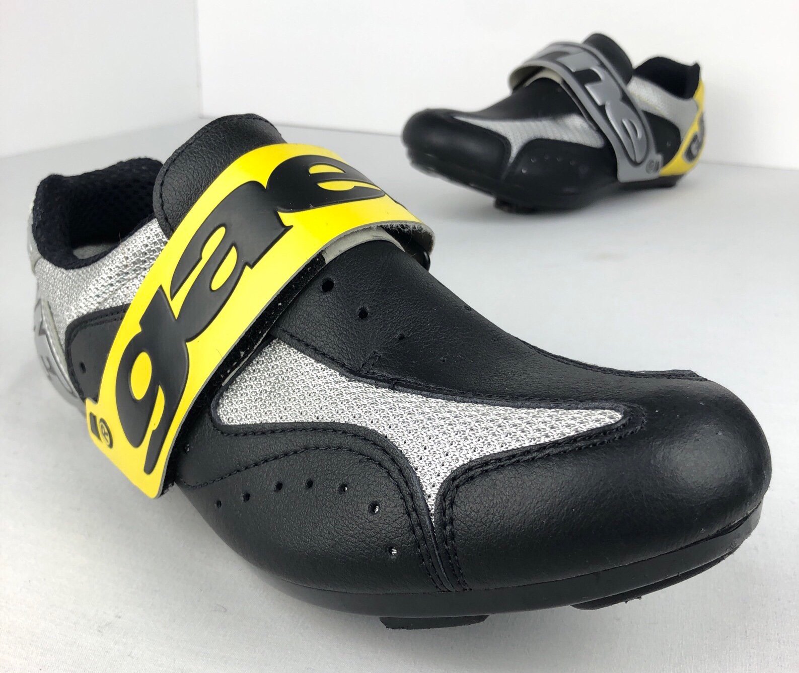 Gaerne Cycling Shoes Mens 42 Road Shoes 2 Bolt Black Silver Yellow Made In Italy
