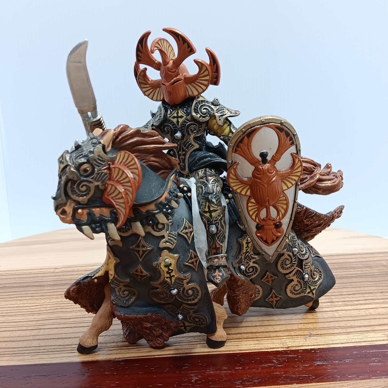 NEW PAPO 38986 Dark Beetle Warrior Knight with Horse - RETIRED Sword Shield