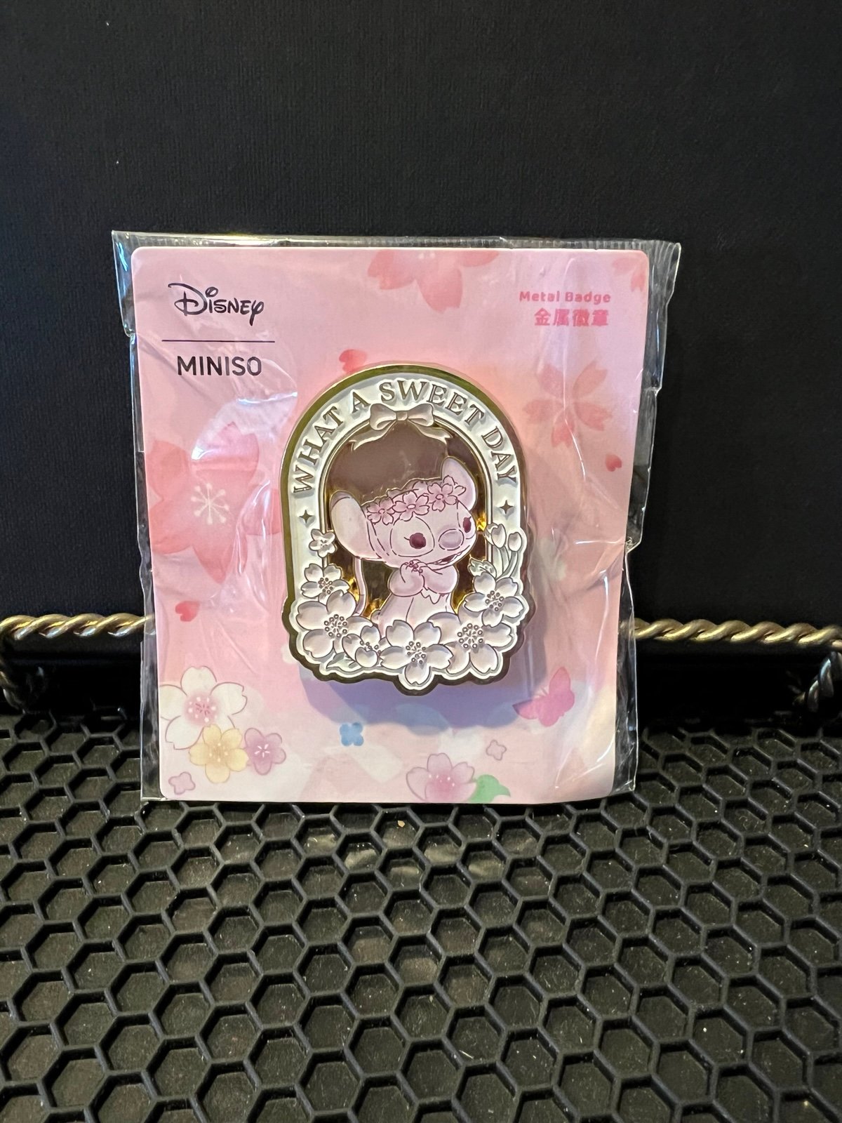 Disney x Miniso Shanghai Exclusive pin - Angel