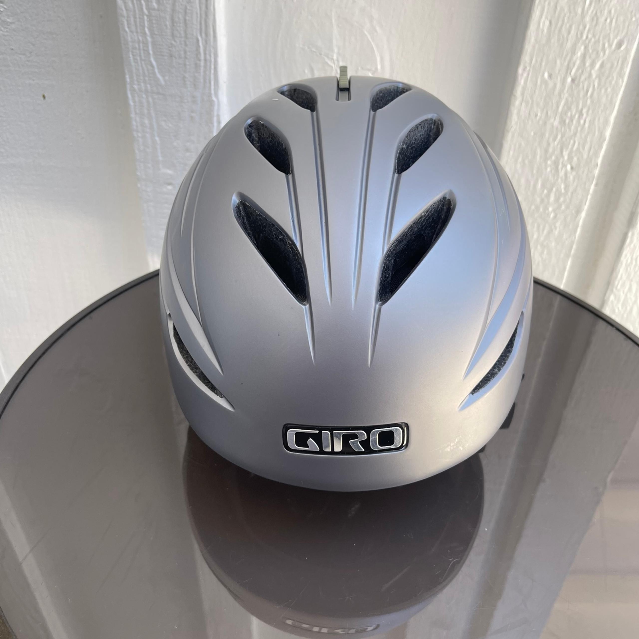 Pre- Owned Giro G10 s153 Snow Helmet Grey Size Small