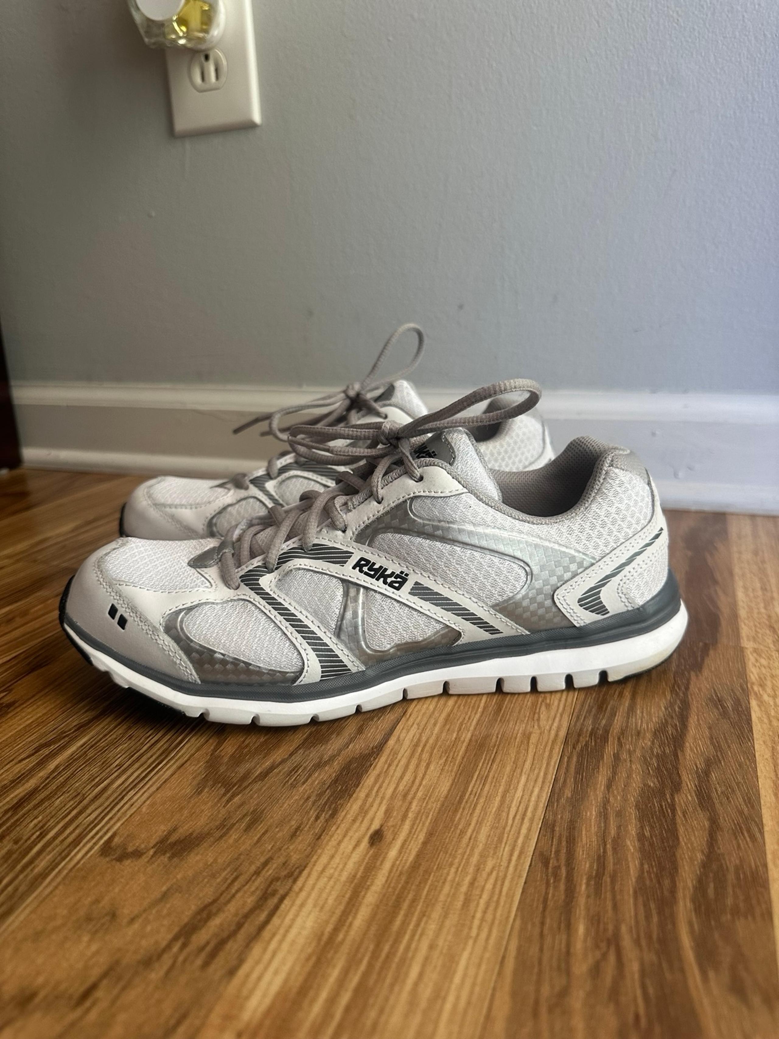 Ryka Elate Athletic Women Shoes Running Shoes Gray & White Size 8