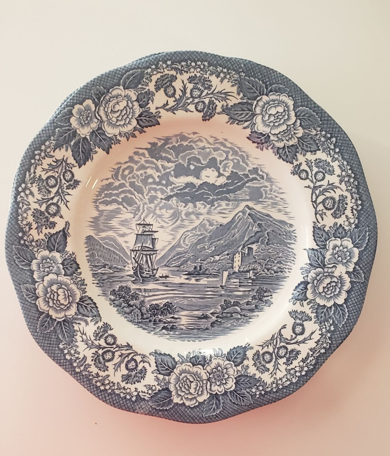 Royal Warwick China Lochs of Scotland