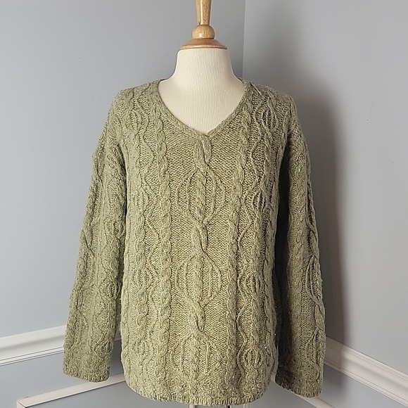 L.L. Bean 100% Wool Light Mossy Green Speckled V-Neck Cable Knit Sweater Size M