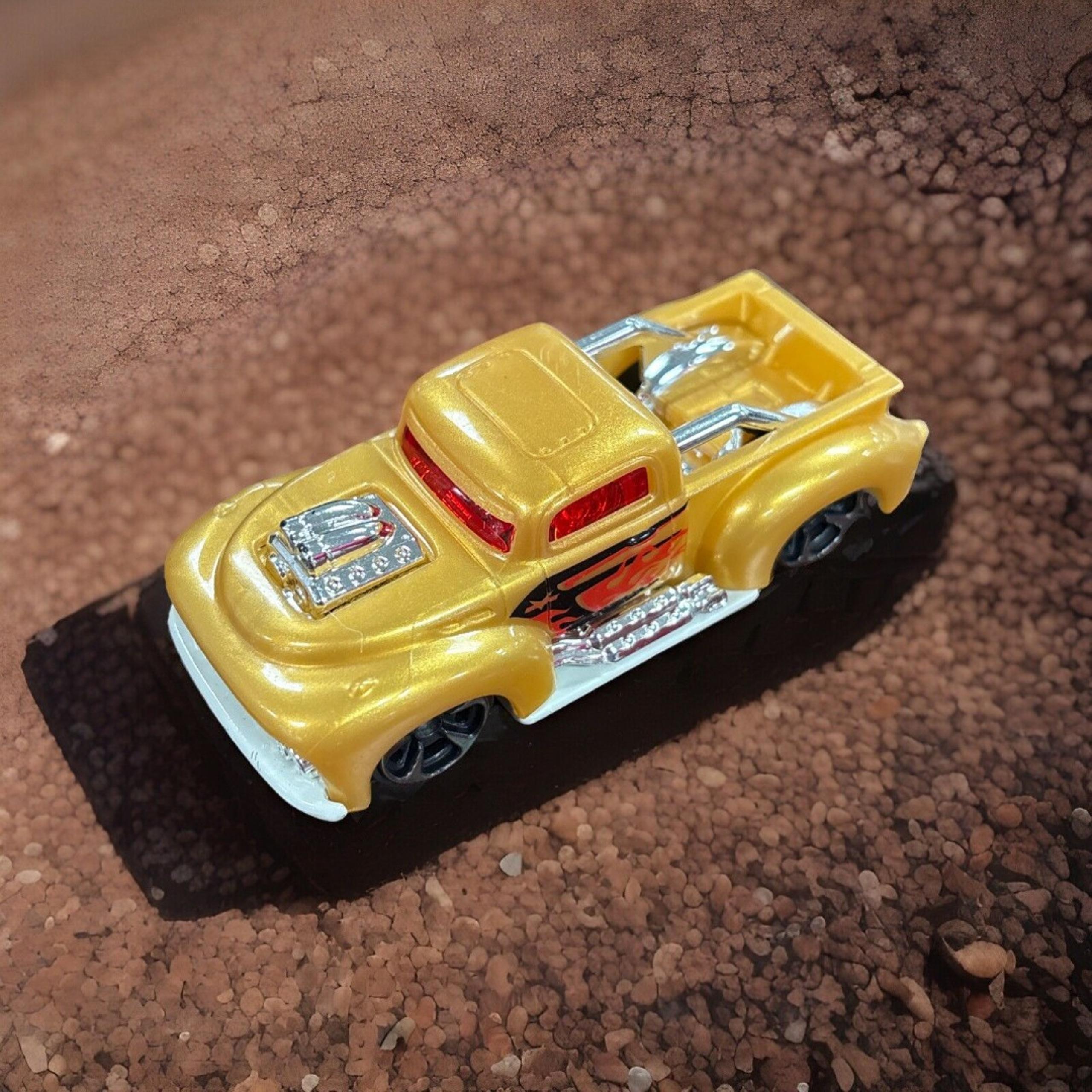 Zuru Metal Machines Custom Ford F100 Pickup Yellow Gold 1:64 Loose