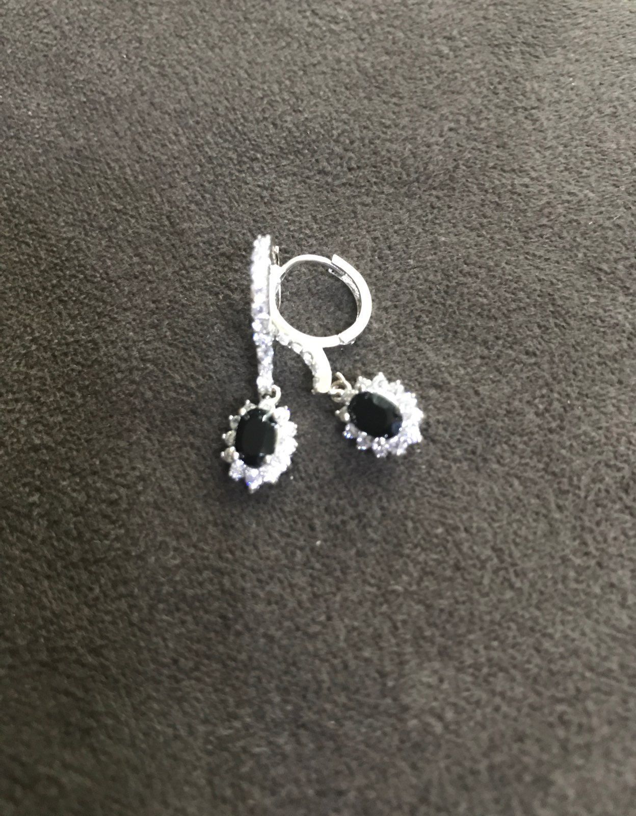 14k White Gold Earing