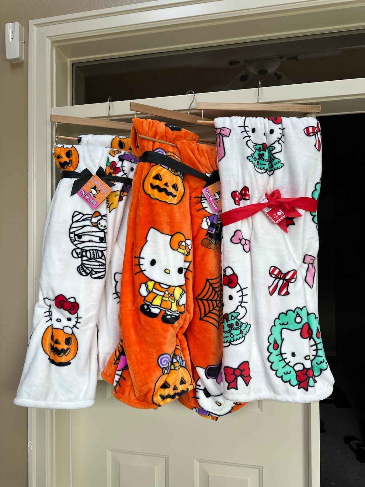 Hello kitty holiday blanket bundle (5 blankets)