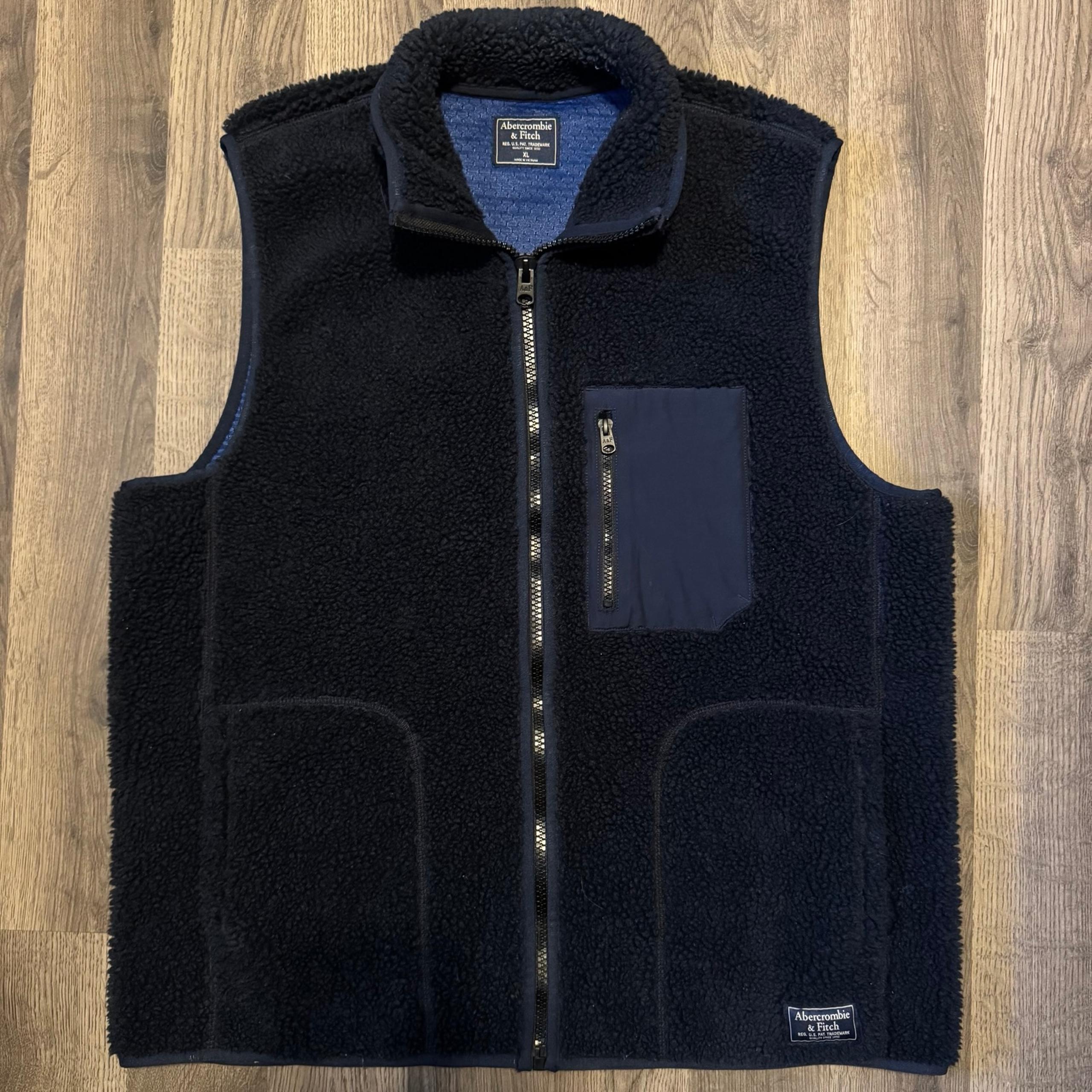 Men’s Abercrombie & Fitch Sherpa vest size XL