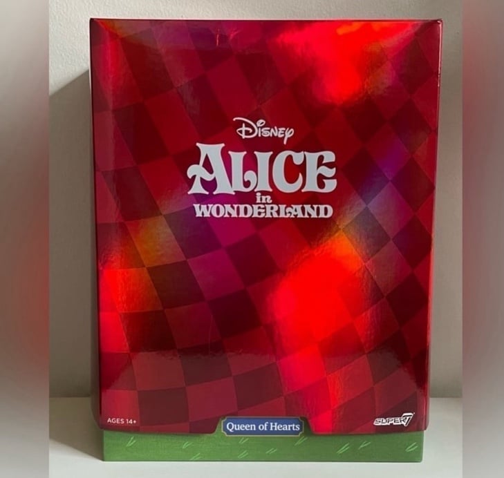 Alice in Wonderland Queen of Hearts 7-Inch Scale Action Super7 Disney Ultimates
