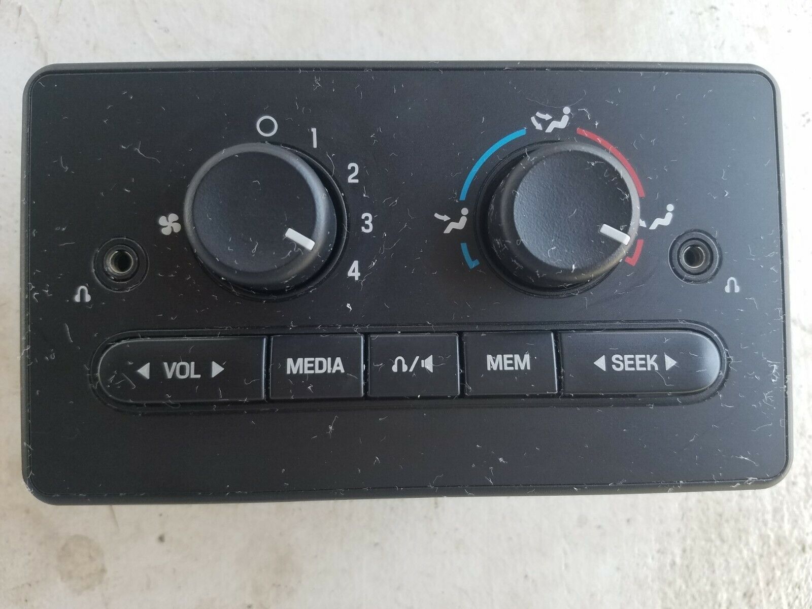 06 ford freestyle rear  climate control