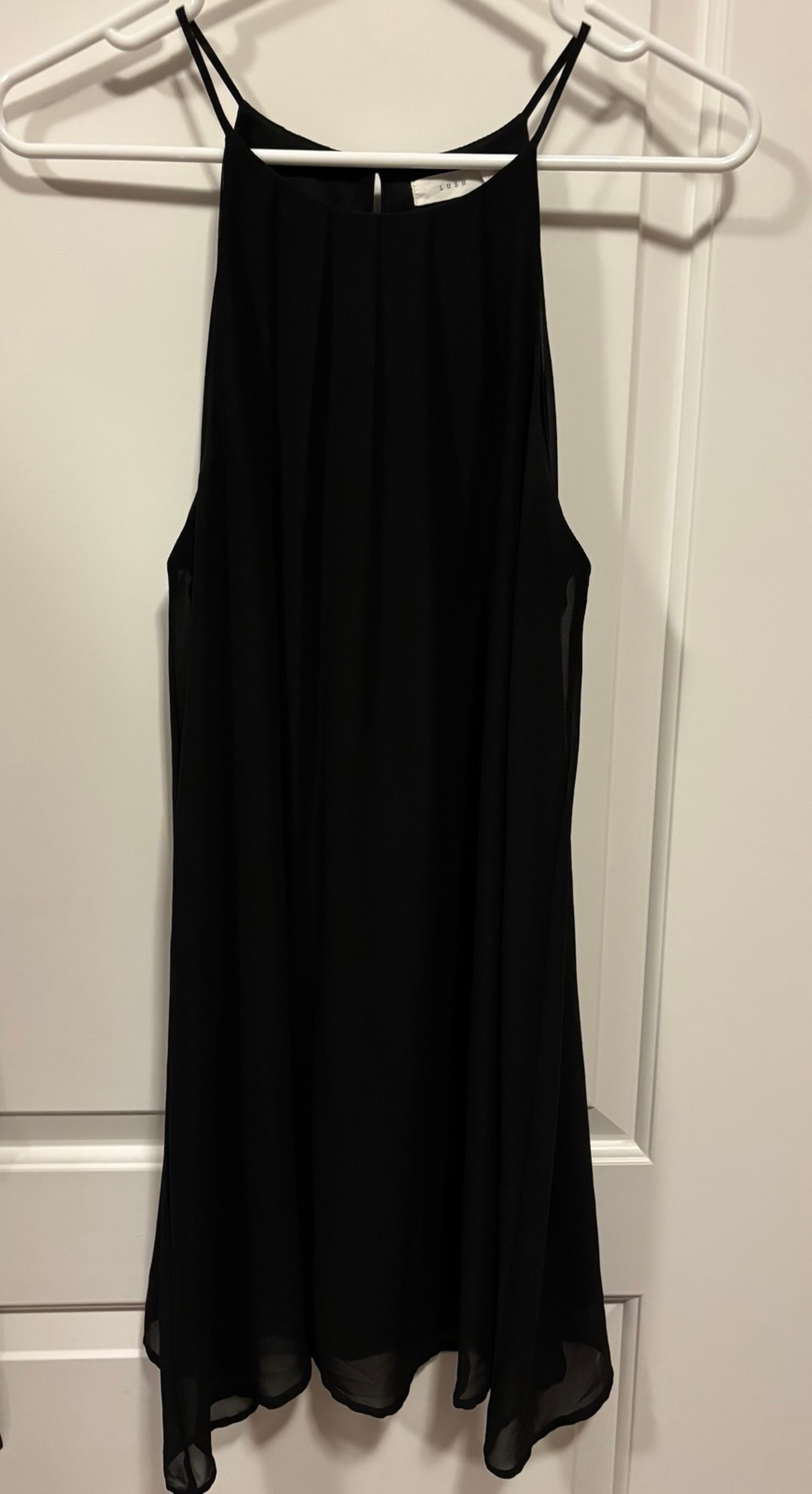 Women's sleeveless, spaghetti straps, black dress Women's sleeveless, spaghetti straps, black dress - Lush