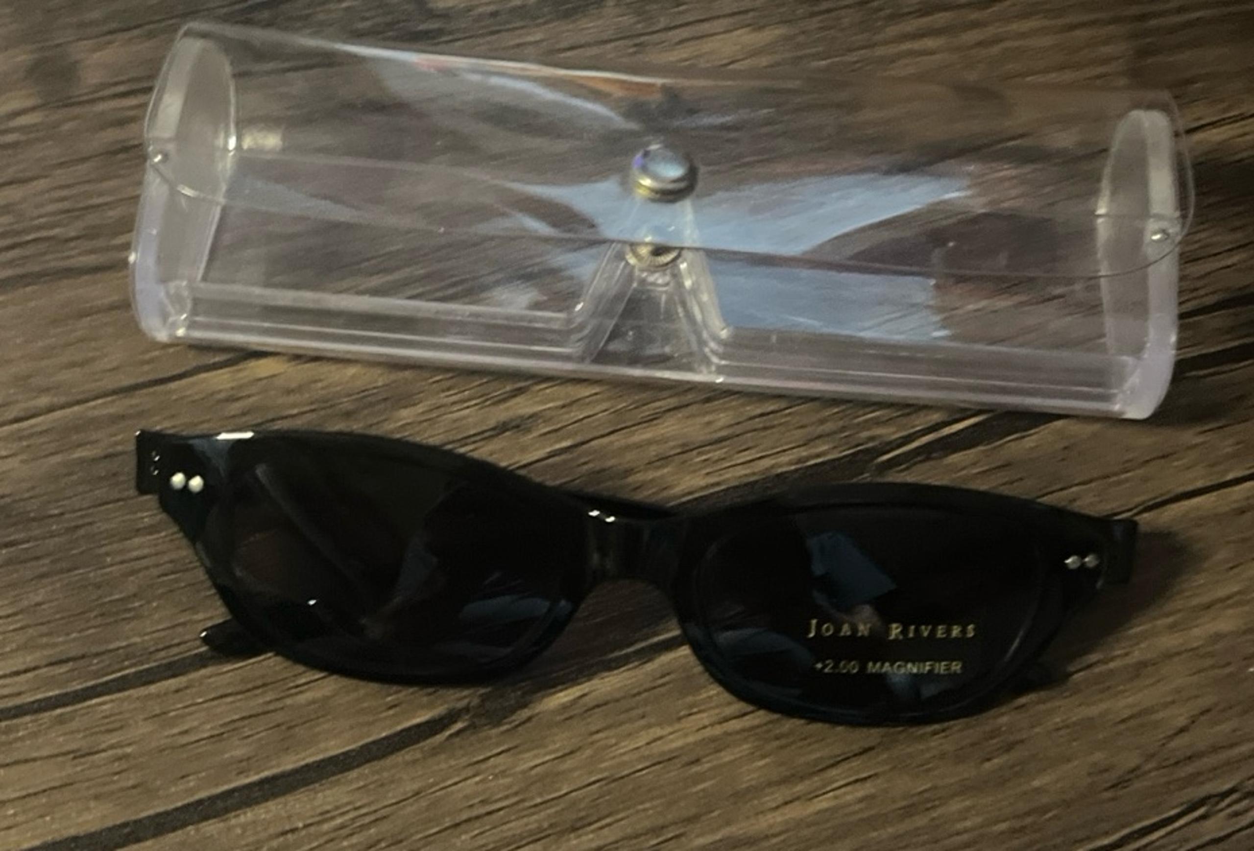 VintageJoan Rivers Readers/Sunglasses 2.00 with Case