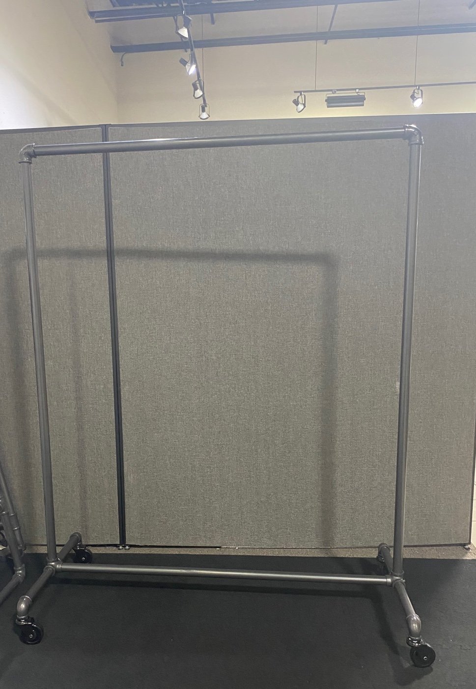 Single bar pipe rack- Dark Gray