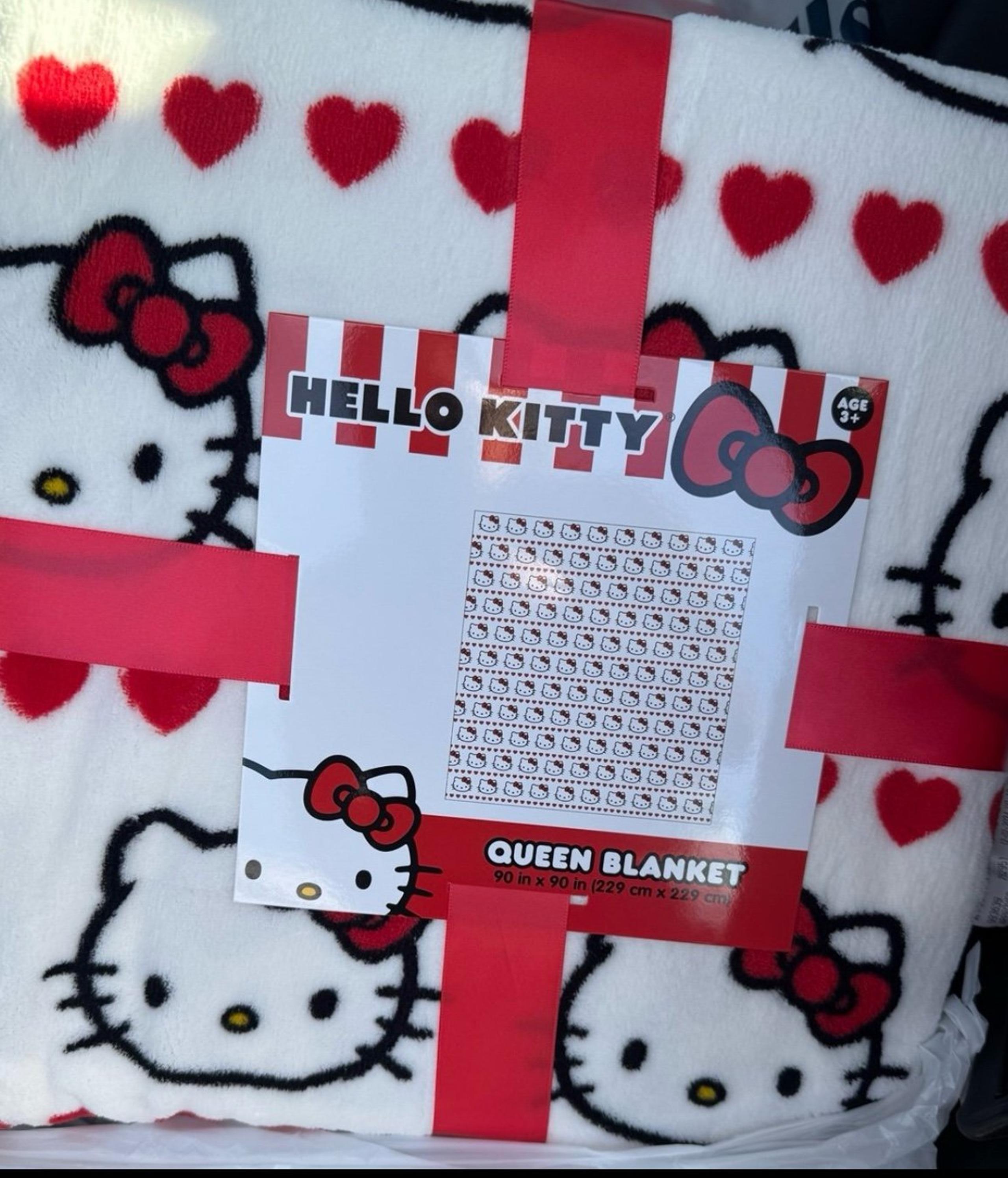 Hello kitty valentines blanket