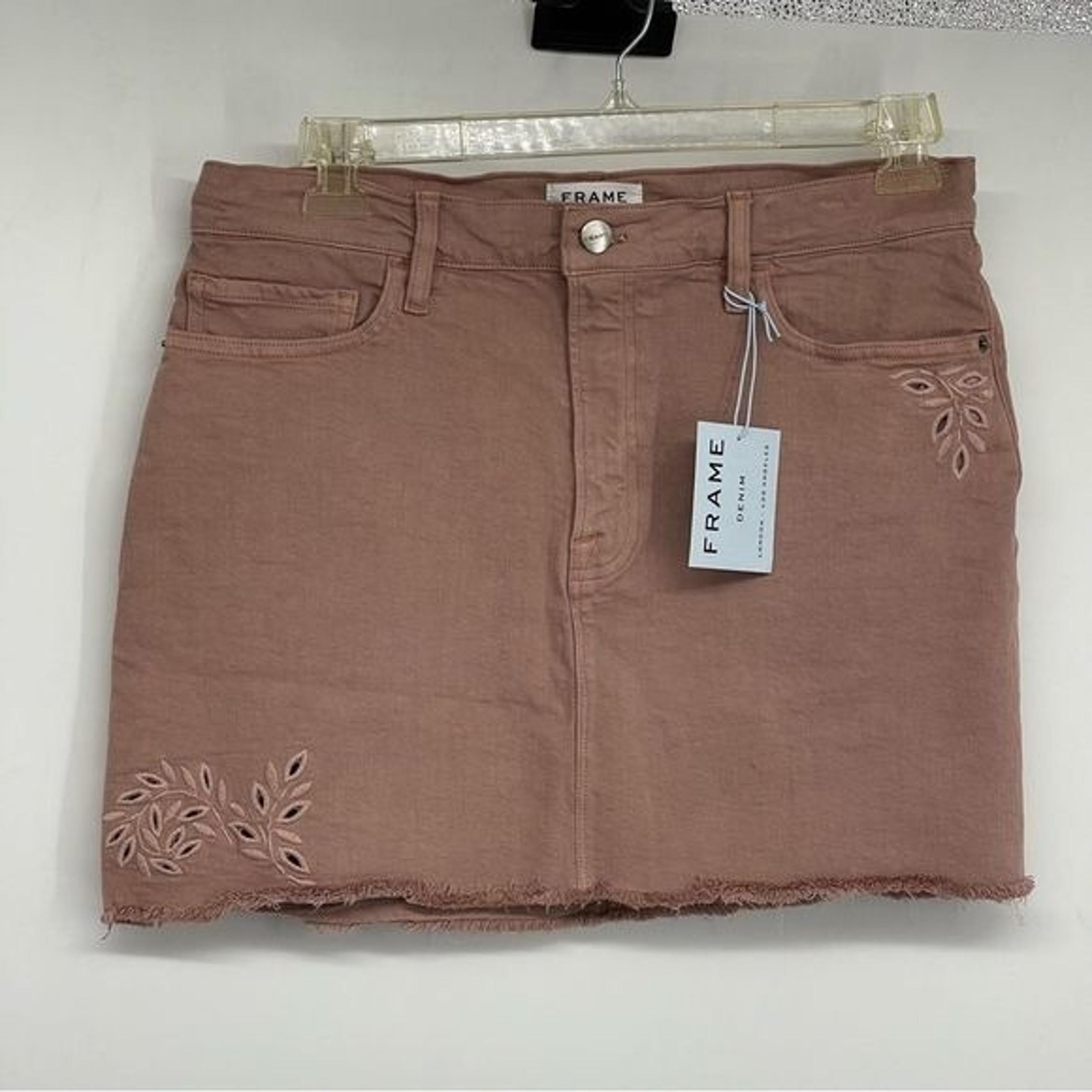NWT FRAME Women’s Denim mini skirt size 30, frayed hem, beautiful dusty rose