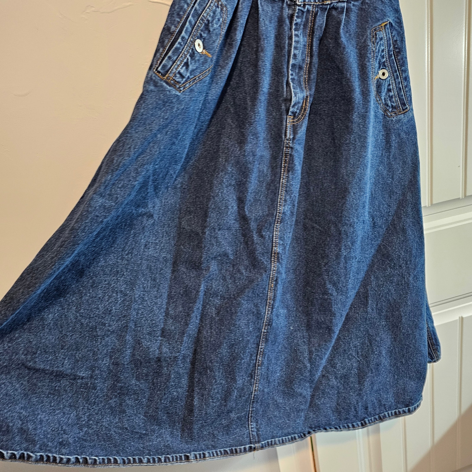 mid length denim skirts 90s