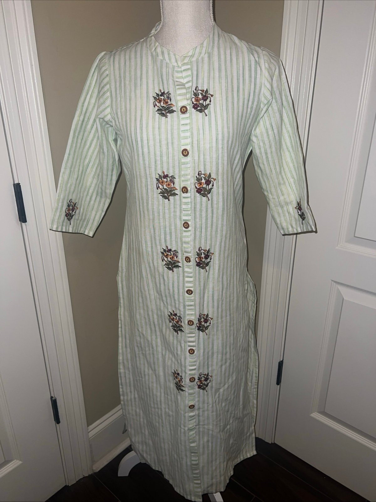 Neerus Indian Tunic Size M Green Striped Embroidery 46” Side Slits Dry Clean