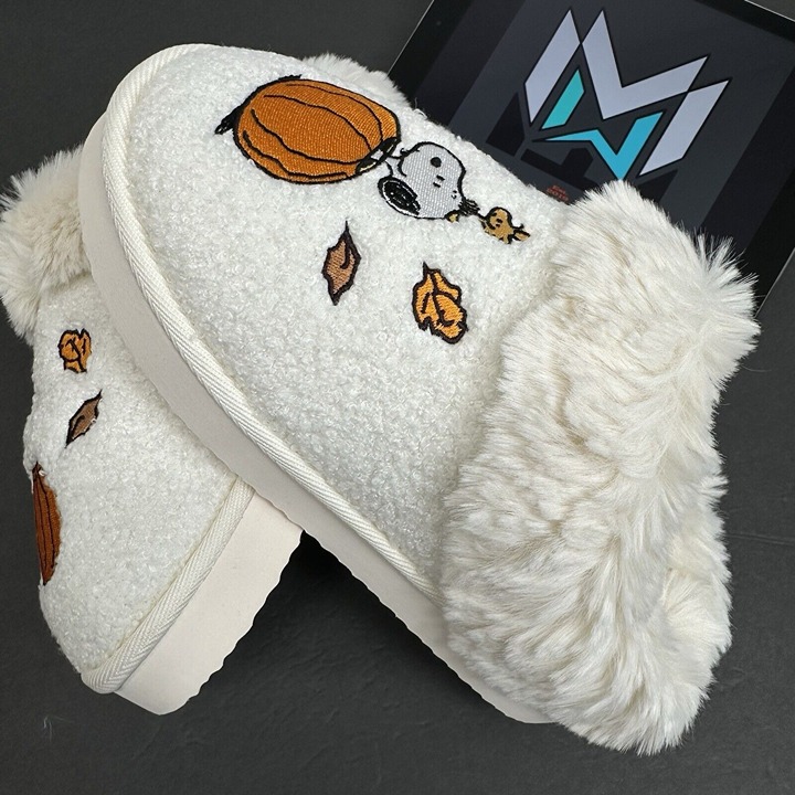 AE Fall Peanuts Snoopy White Slippers American Eagle Women’s Sz 10
