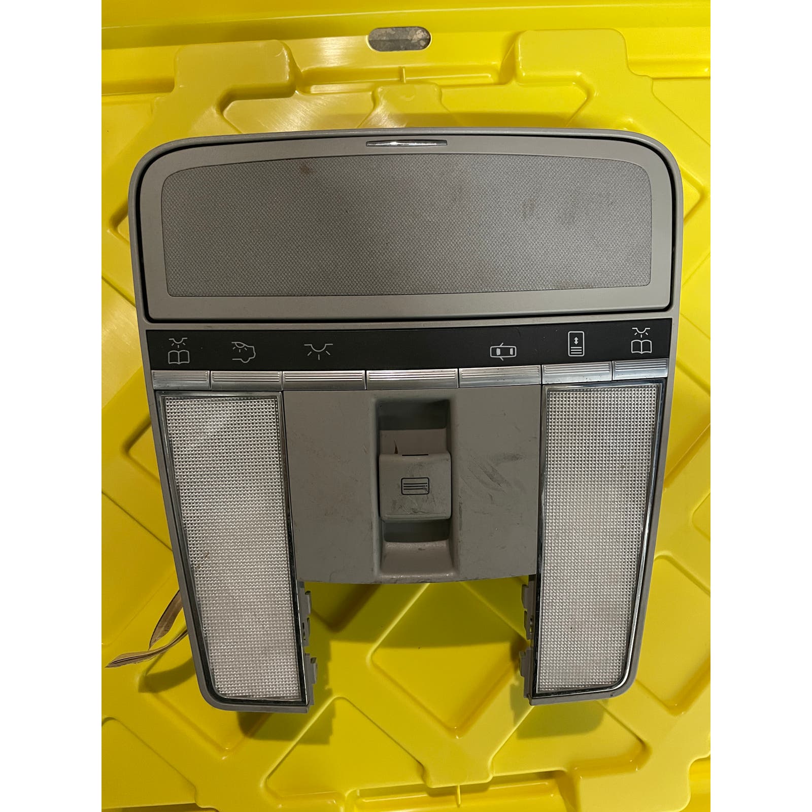 USED NOT TESTED Mercedes W221 S550 Overhead Dome Light Sunroof Control Gray OEM